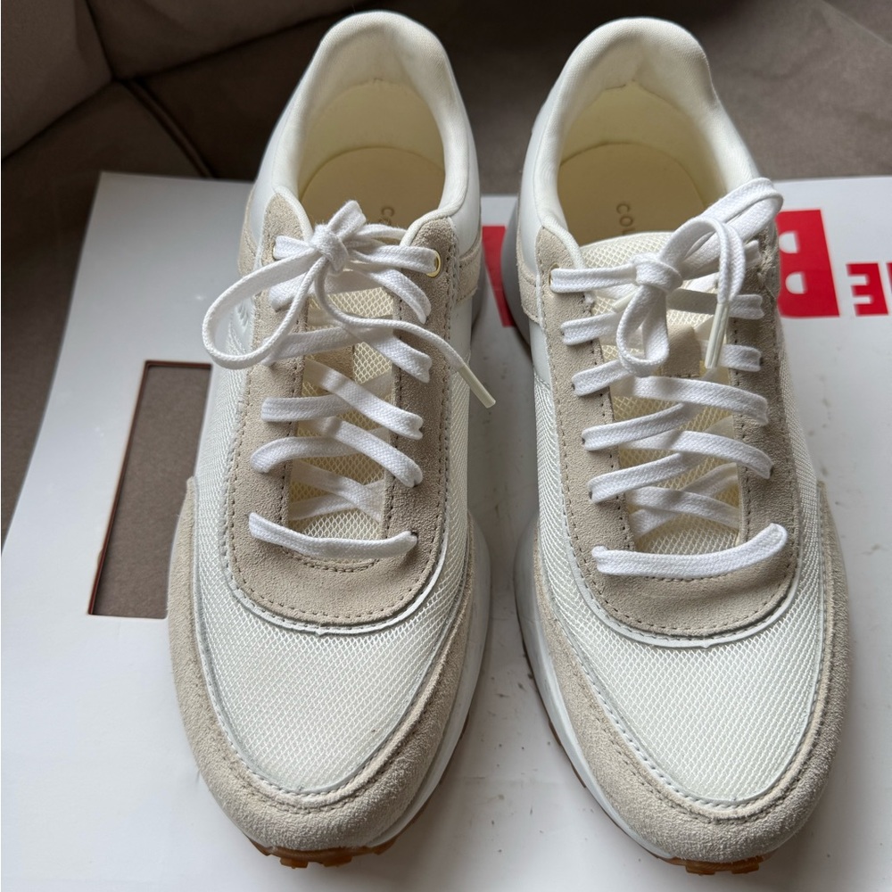 Women Cole Haan Sneaker - siz 7